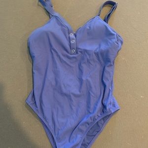 Women’s bathing suit